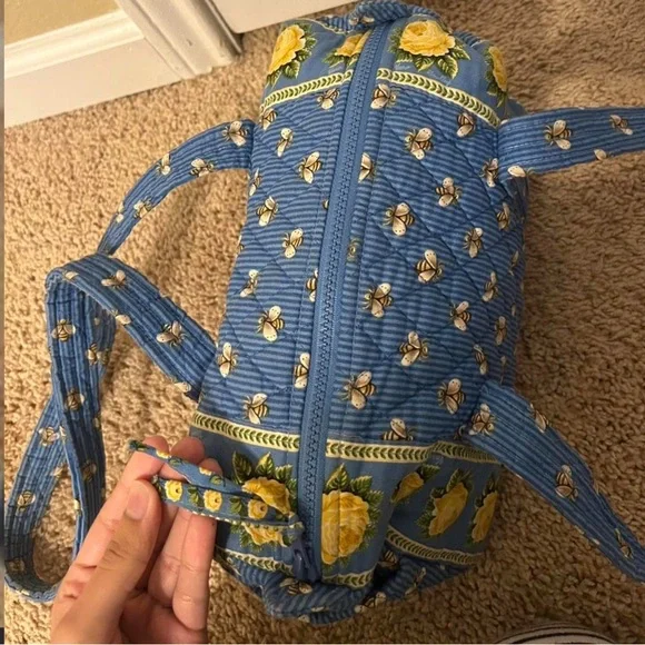 Rare Vintage Classic Vera Bradley 100 bag/mini duffel purse in Bees and Roses - Picture 4 of 8